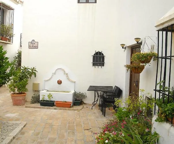 Pueblo Apartment *