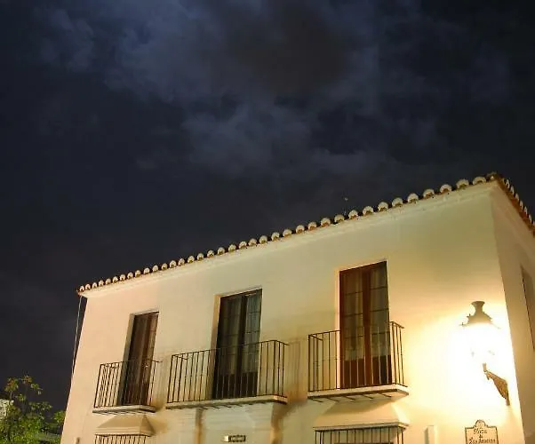 Pueblo Apartment *