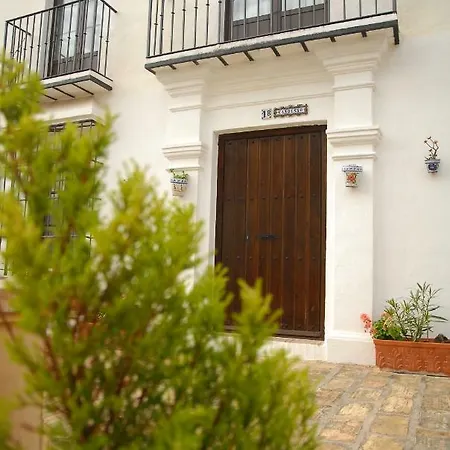 דירה Spacious Andalusian With Pool And Level Access מיחאס