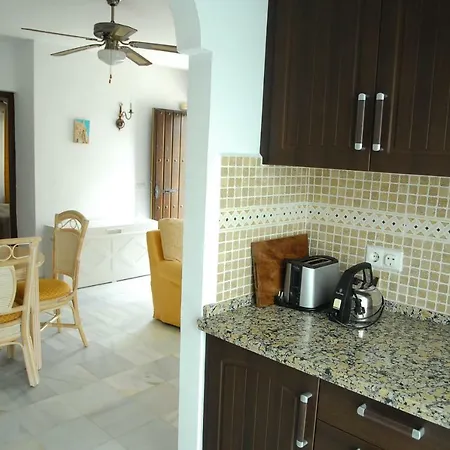 דירה Spacious Andalusian With Pool And Level Access מיחאס